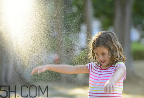 淋雨后要洗澡嗎？淋雨后不洗澡會怎么樣？