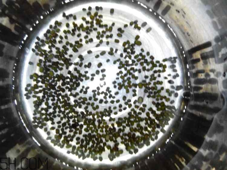 綠豆糕和香蕉能一起吃嗎？吃了綠豆糕還能吃香蕉嗎？