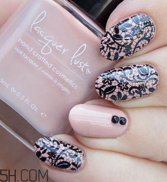 春天什么樣的美甲好看？美甲蕾絲款式圖片大全