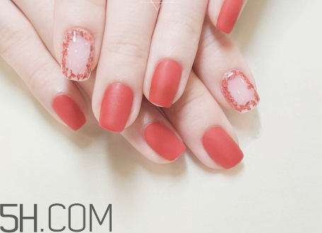 貼片美甲可以長(zhǎng)期做嗎？暖色系美甲新款式