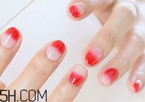 美甲涂什么顏色好看？2018冬天最美的韓式美甲