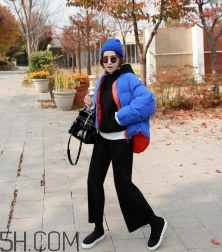 藍(lán)色棉襖配什么褲子？藍(lán)色棉服搭配褲子圖片