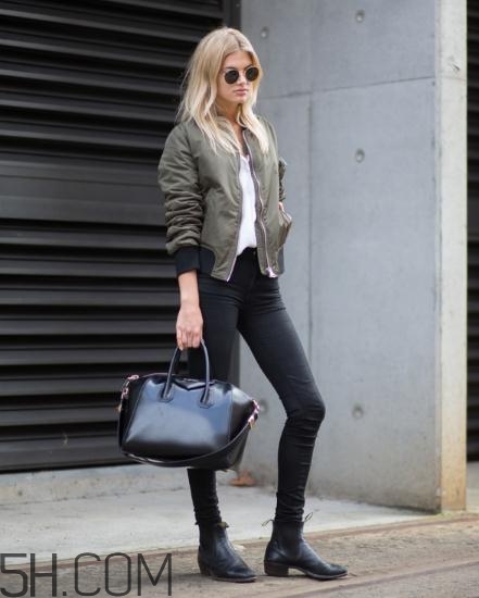 綠色飛行夾克怎么搭配？綠色飛行員夾克搭配女