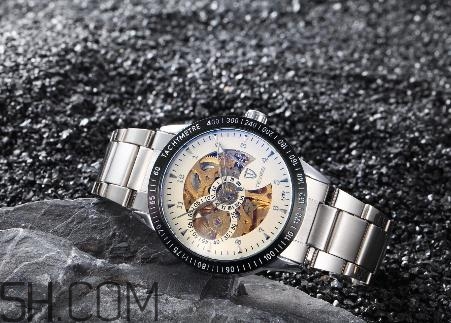 防水手表防熱水嗎？防水手表進(jìn)水了怎么辦？