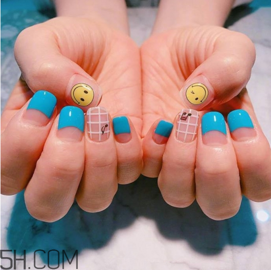 秋冬必備的焦糖色美甲圖片最新款 韓國(guó)最新秋冬美甲圖片