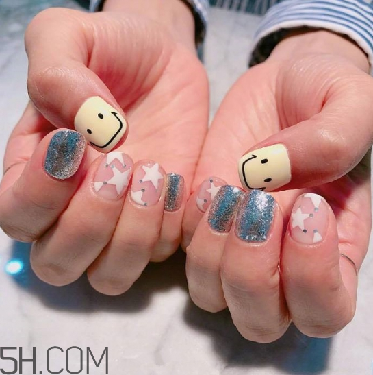 秋冬必備的焦糖色美甲圖片最新款 韓國(guó)最新秋冬美甲圖片