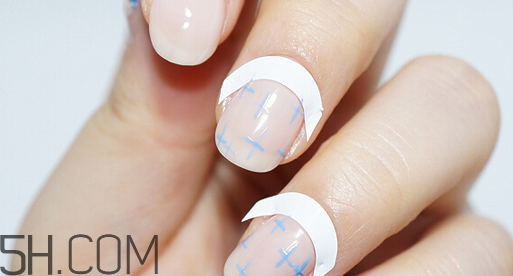 美甲店是怎么做指甲的？毛呢格子美甲教程圖解