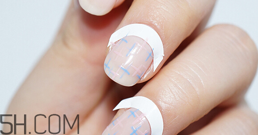美甲店是怎么做指甲的？毛呢格子美甲教程圖解