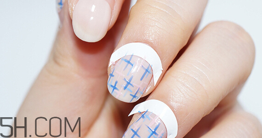 美甲店是怎么做指甲的？毛呢格子美甲教程圖解