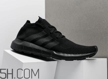 adidas swift run triple black配色在哪買_多少錢？