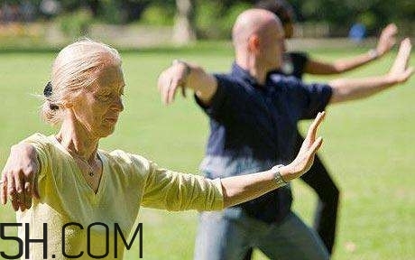 有關(guān)節(jié)炎可以運(yùn)動(dòng)嗎？關(guān)節(jié)炎患者運(yùn)動(dòng)需要注意什么？