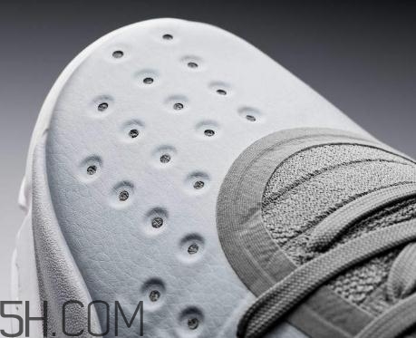 under armour curry 4 more buckets發(fā)售時(shí)間_多少錢？