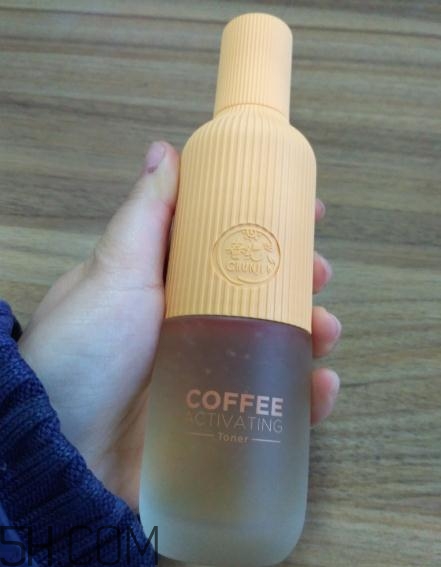 春紀咖啡煥膚菁華露好用嗎？春紀咖啡煥膚菁華露評測