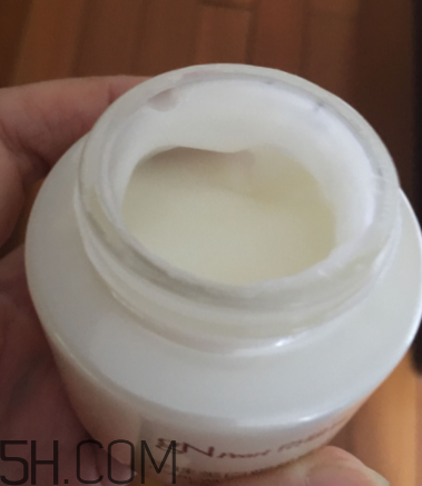 京潤(rùn)珍珠面霜好用嗎？京潤(rùn)珍珠面霜使用心得