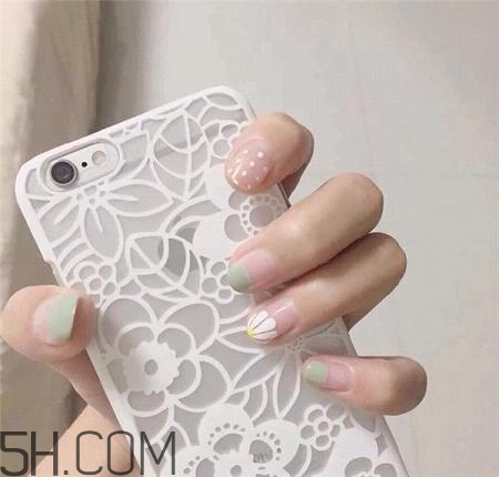 冬季美甲圖片焦糖色 涂指甲油的技巧和方法