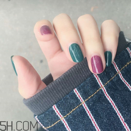 簡約好看的跳色美甲圖片 亮晶晶的鉆石美甲圖推薦 簡約好看的跳色美甲圖片 亮晶晶的鉆石美甲圖推薦