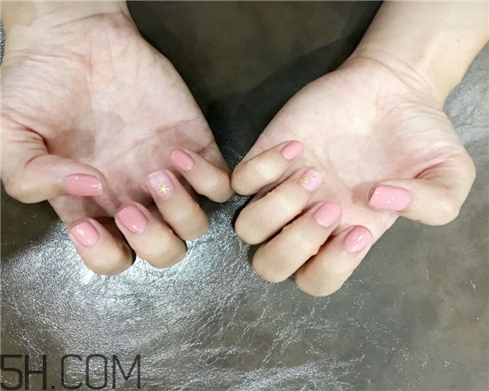 手指粗適合做什么美甲？美甲簡(jiǎn)單大方新款圖片