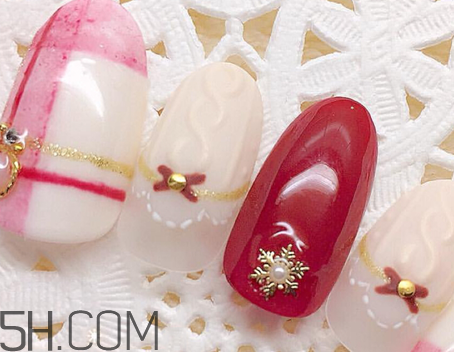 簡約好看的跳色美甲圖片 亮晶晶的鉆石美甲圖推薦 簡約好看的跳色美甲圖片 亮晶晶的鉆石美甲圖推薦