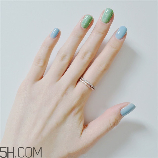 冬天美甲適合什么顏色？純色美甲跳色款式搭配圖