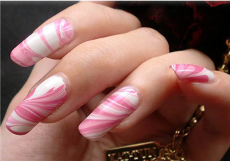 水染美甲用的什么指甲油？2018秋冬美甲最新款圖片