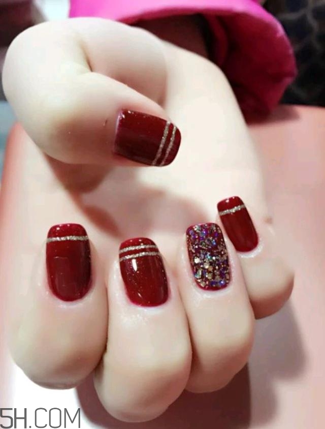 冬天美甲適合什么顏色？純色美甲跳色款式搭配圖