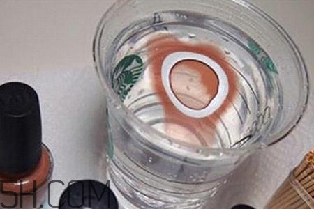 水染美甲用的什么指甲油？2018秋冬美甲最新款圖片