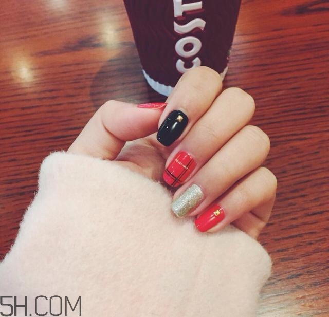 冬天美甲適合什么顏色？純色美甲跳色款式搭配圖