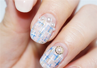 美甲店是怎么做指甲的？毛呢格子美甲教程圖解