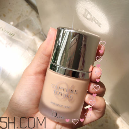 圣羅蘭逆齡粉底液VS迪奧粉底液對(duì)比 迪奧修復(fù)精華粉底液測評(píng) 圣羅蘭逆齡粉底液VS迪奧粉底液對(duì)比 迪奧修復(fù)精華粉底液測評(píng)