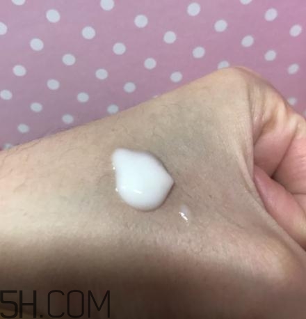 春紀(jì)咖啡醒膚緊致乳好用嗎？春紀(jì)咖啡醒膚緊致乳評測