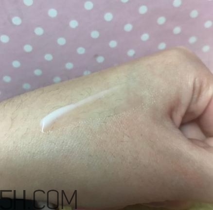 春紀(jì)咖啡醒膚緊致乳好用嗎？春紀(jì)咖啡醒膚緊致乳評測