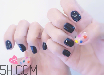 大理石花紋怎么做？美甲店做的指甲為什么不會(huì)掉？