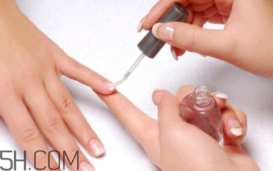 光療甲和水晶甲哪個好？什么是水晶甲？