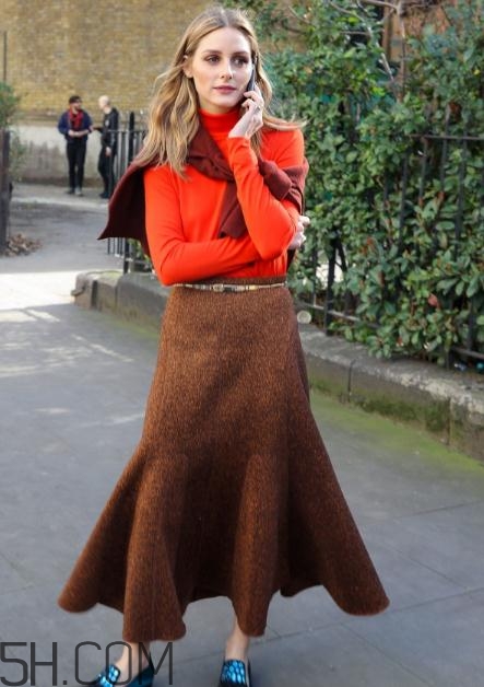 焦糖色半身裙怎么搭配？焦糖色半身裙搭配圖片