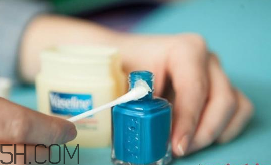 如何卸除頑固的亮片美甲？美甲甲片怎么貼最結(jié)實？