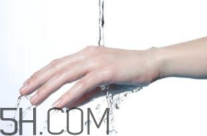 長期美甲的8大危害 如何護(hù)理指甲 長期美甲的8大危害 如何護(hù)理指甲