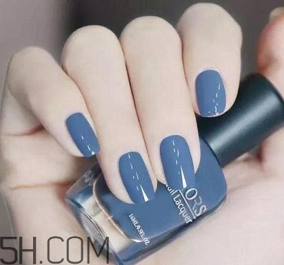 手黑適合做什么美甲好看？手膚色暗沉適合的指甲油