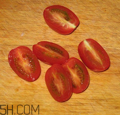 畸形果蔬營養(yǎng)價值更高？畸形果蔬是什么原因引起的？