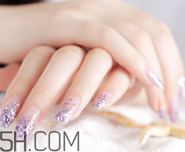 光療甲和水晶甲哪個(gè)好？什么是水晶甲？