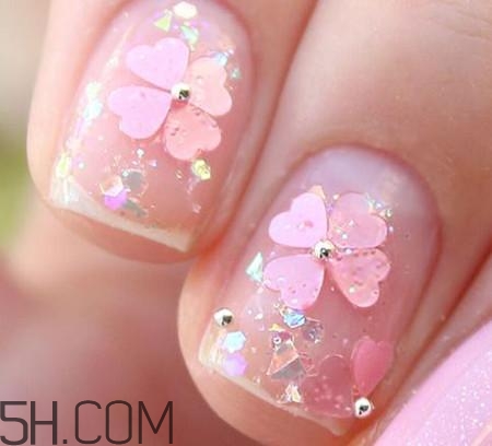 腳涂什么顏色指甲油好看？粉色四葉草貝殼美甲教程