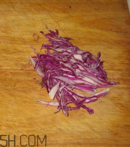 畸形果蔬營養(yǎng)價值更高？畸形果蔬是什么原因引起的？