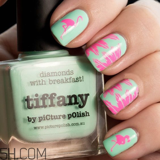 為什么美甲店做的指甲不容易掉？ins火烈鳥美甲圖案教程