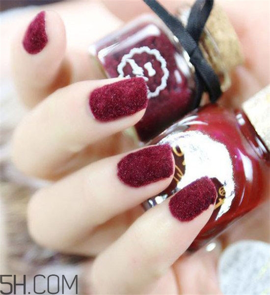 長期美甲的8大危害 如何護(hù)理指甲 長期美甲的8大危害 如何護(hù)理指甲