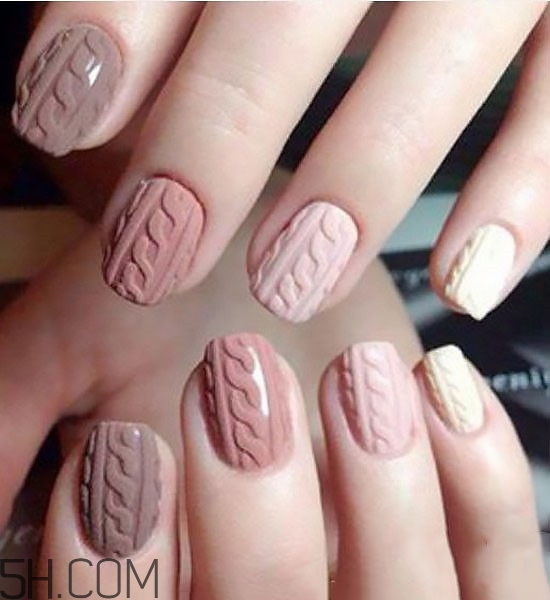 長期美甲的8大危害 如何護(hù)理指甲 長期美甲的8大危害 如何護(hù)理指甲