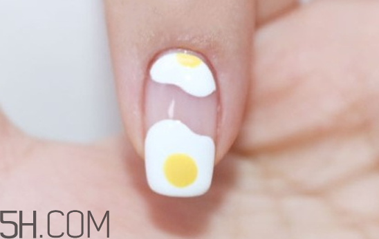 手黑適合做什么美甲好看？手膚色暗沉適合的指甲油