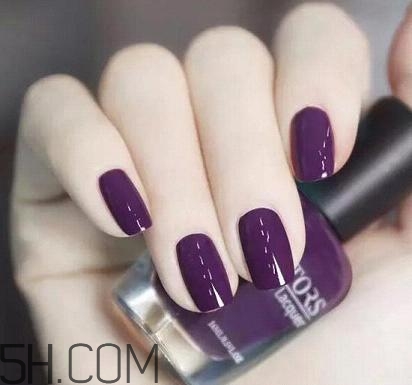 手黑適合做什么美甲好看？手膚色暗沉適合的指甲油