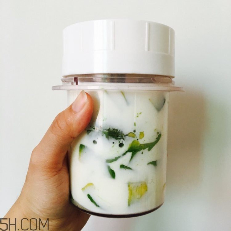 自制的牛油果奶昔能放多久？自制的牛油果香蕉奶昔的功效有哪些？