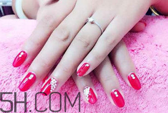 芭比膠是什么？指甲油怎么涂不掉色？