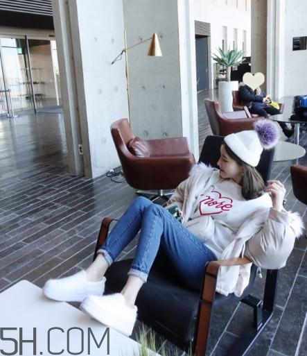 冬天穿牛仔褲配什么鞋子？冬天牛仔褲搭配鞋子圖片