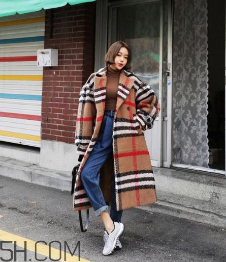 冬天穿牛仔褲配什么鞋子？冬天牛仔褲搭配鞋子圖片